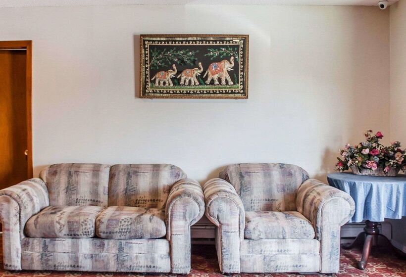 בית מלון כפרי Econo Lodge Cuba I86