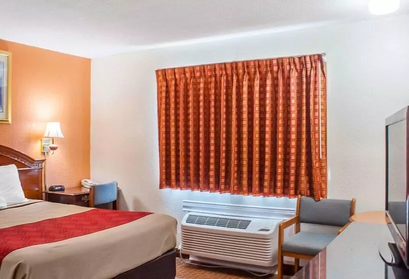 בית מלון כפרי Econo Lodge Cuba I86