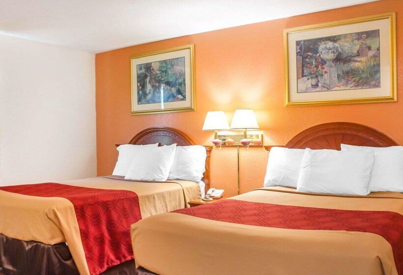 בית מלון כפרי Econo Lodge Cuba I86