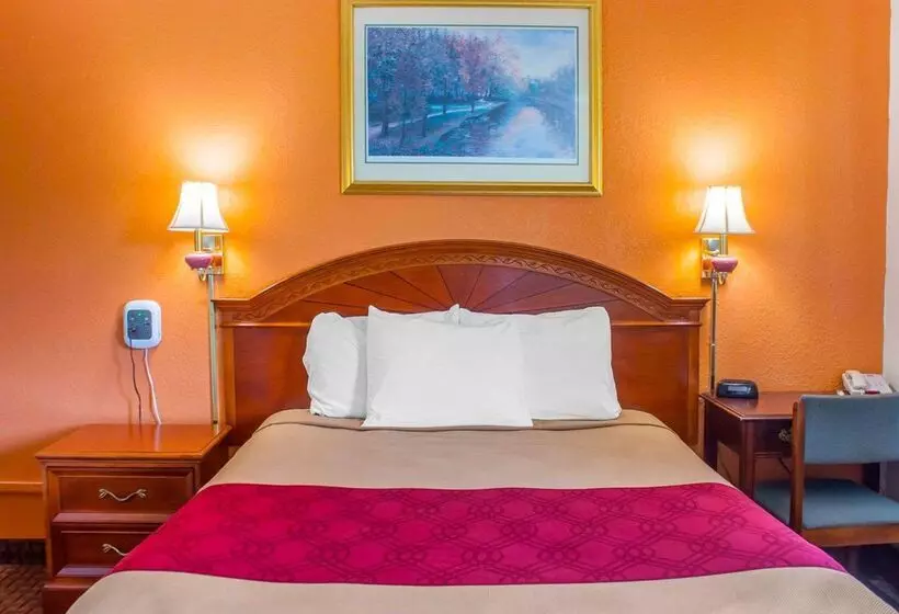 בית מלון כפרי Econo Lodge Cuba I86