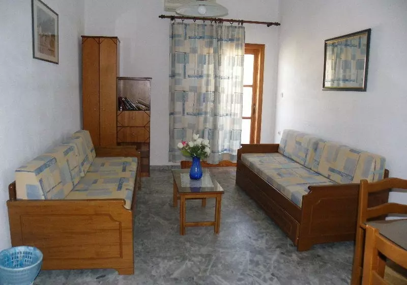 Отель Filoxenia Apartments