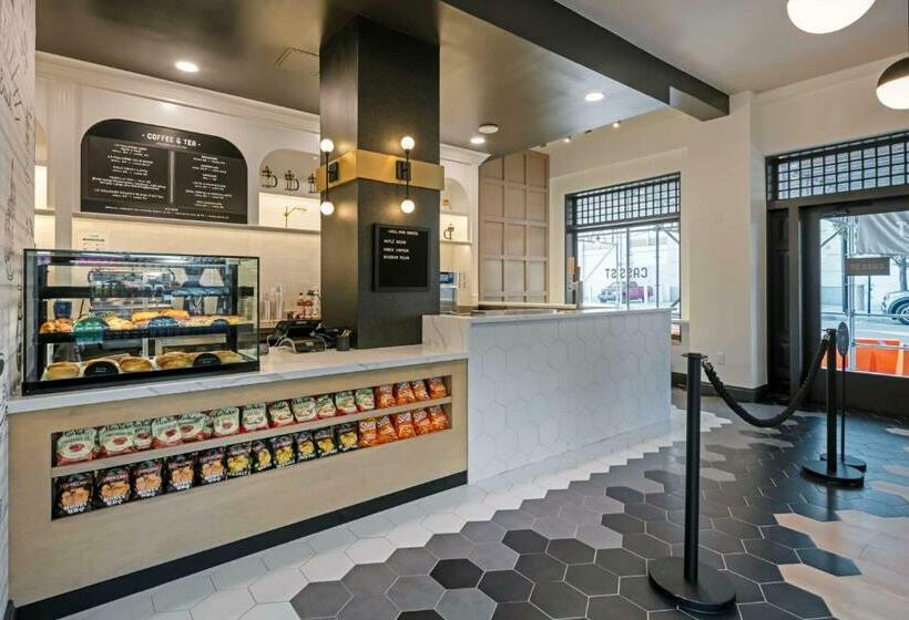 Отель Flor Tampa Downtown, Tapestry Collection By Hilton