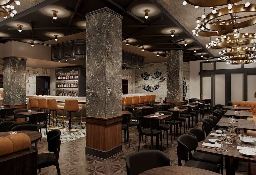 Отель Flor Tampa Downtown, Tapestry Collection By Hilton