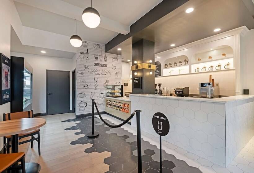 Отель Flor Tampa Downtown, Tapestry Collection By Hilton