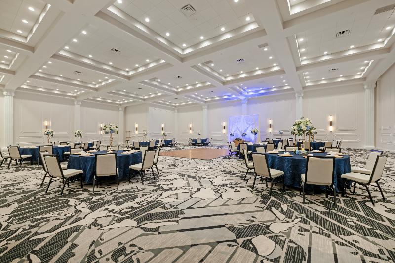 Отель Flor Tampa Downtown, Tapestry Collection By Hilton