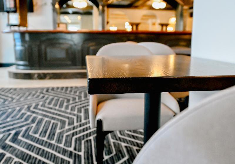 Отель Flor Tampa Downtown, Tapestry Collection By Hilton