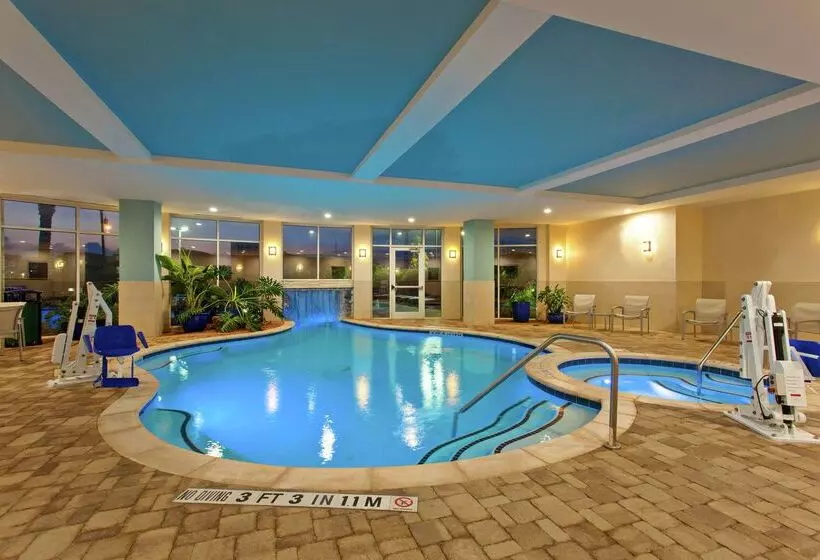 ホテル Hilton Garden Inn Victoria