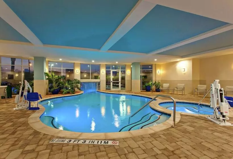 ホテル Hilton Garden Inn Victoria