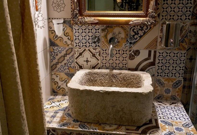 בית מלון כפרי Mantania Tower