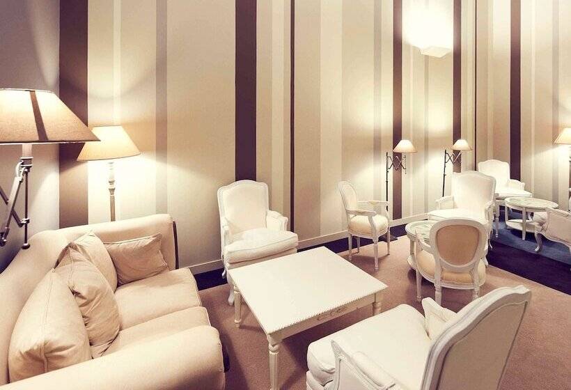 בית מלון כפרי Mercure Cholet Centre