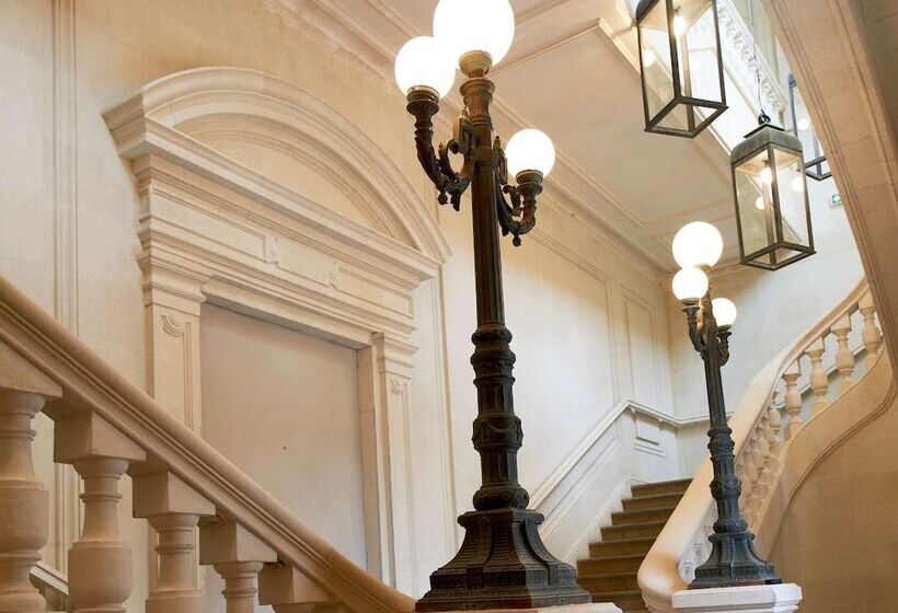 בית מלון כפרי Mercure Cholet Centre