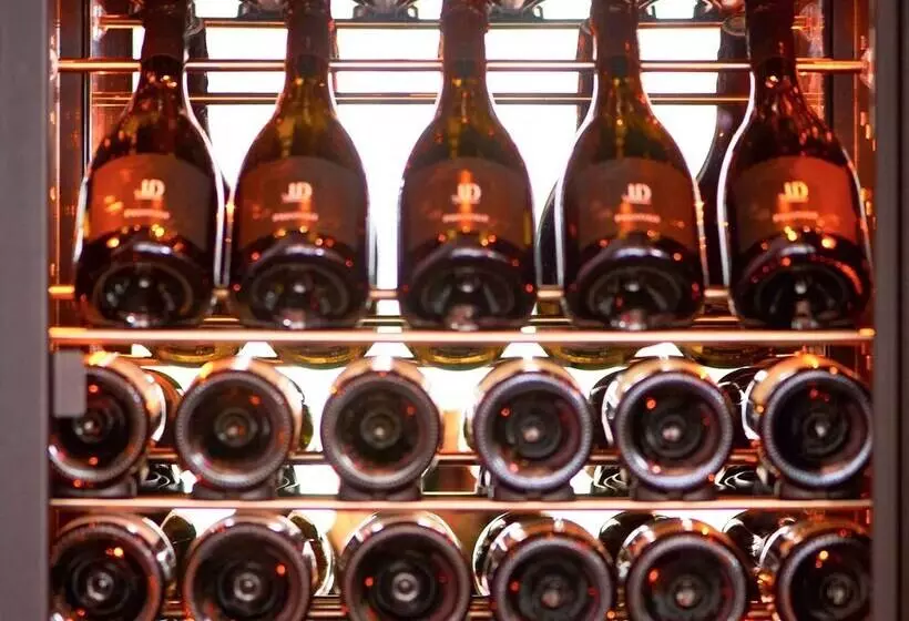 هتل Mercure Cholet Centre