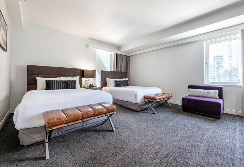 Godfrey Hotel Chicago