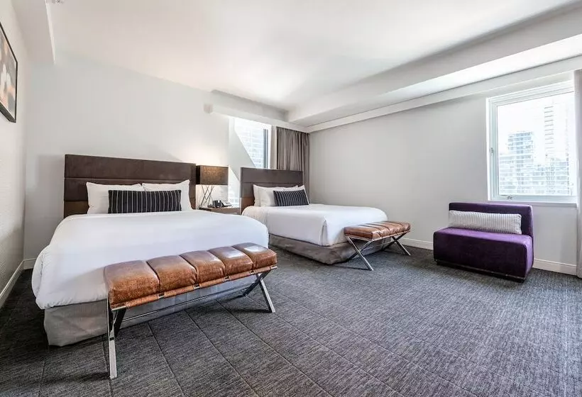 Godfrey Hotel Chicago