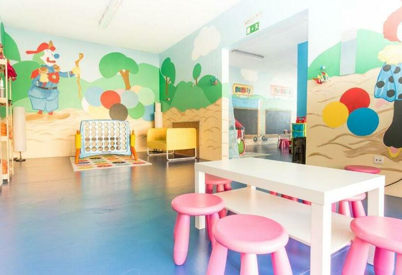 בית מלון כפרי Ukino Palmeiras Village