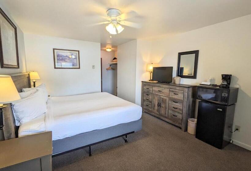 Отель Western Riviera Lakeside Lodging