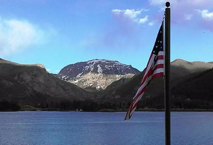 ホテル Western Riviera Lakeside Lodging