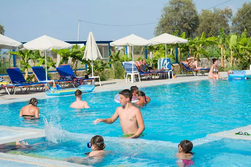 리조트 Bouradanis Village