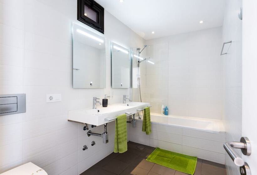 Tenerife Royal Gardens   Viviendas Vacacionales