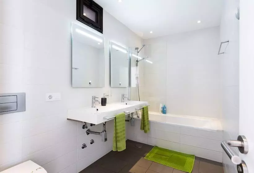 Tenerife Royal Gardens   Viviendas Vacacionales