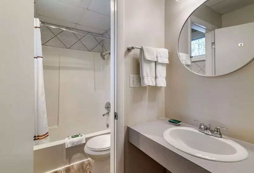 ホテル Anchor Inn And Cottages Wellsogunquit