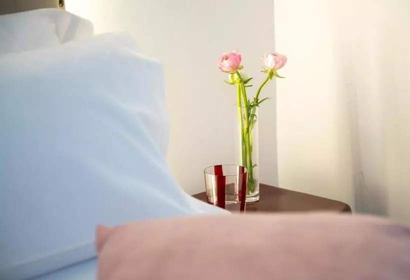 Отель Casa Trafalgar Barcelona