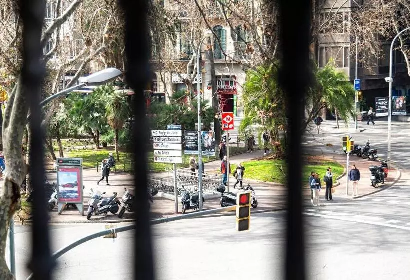 Отель Casa Trafalgar Barcelona