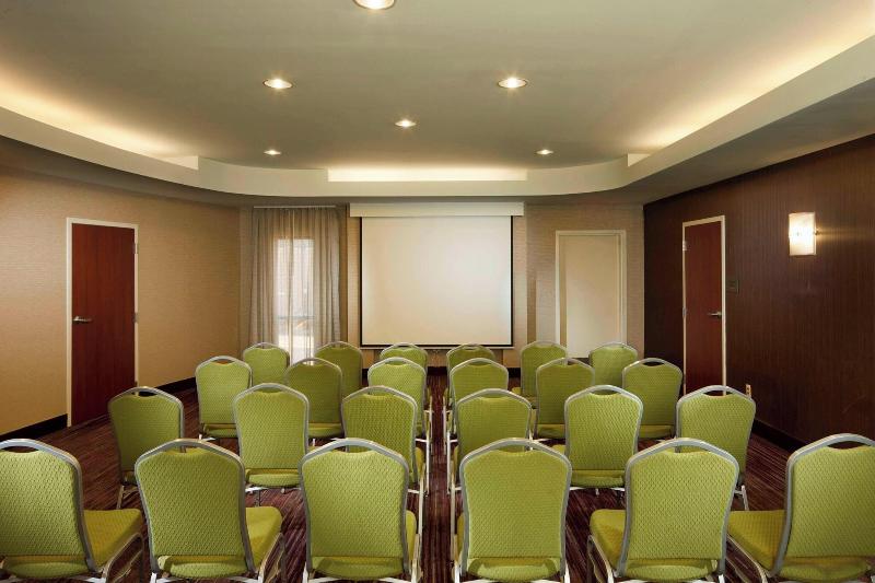 호텔 Courtyard By Marriott Jackson