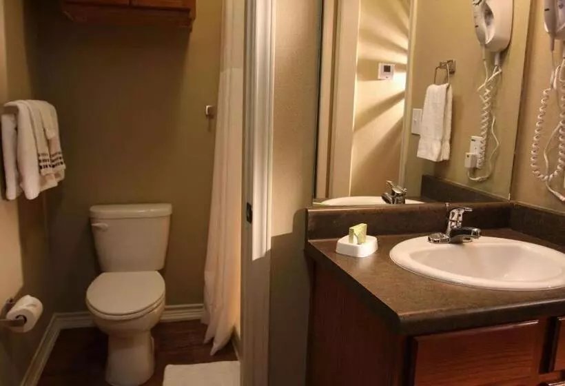 Hotelli Eagle's Den Suites Kenedy A Travelodge By Wyndham