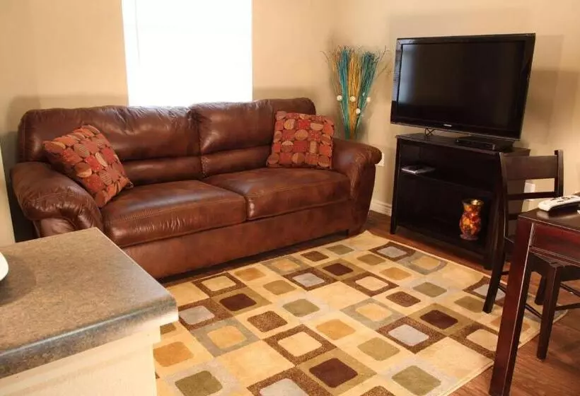 Hotelli Eagle's Den Suites Kenedy A Travelodge By Wyndham