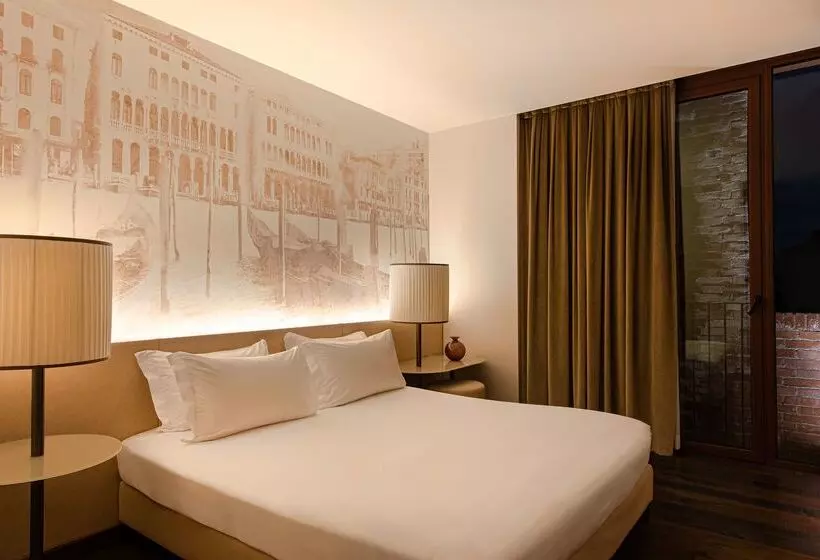 Отель Hyatt Centric Murano Venice