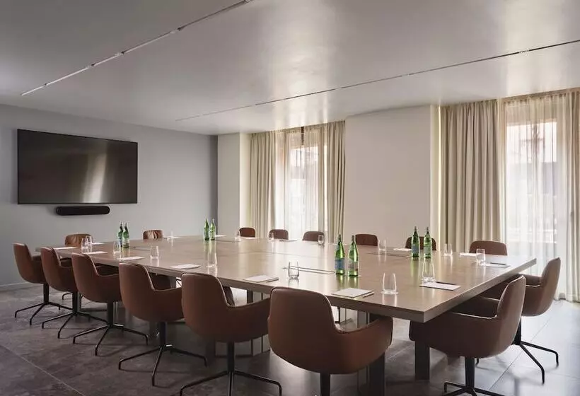 Отель Hyatt Centric Murano Venice