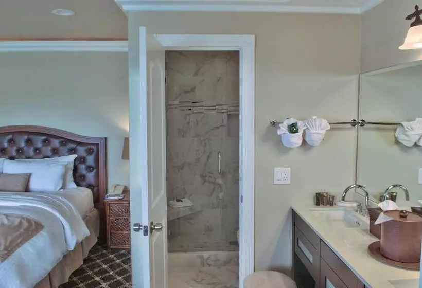 فندق Lovers Point Inn