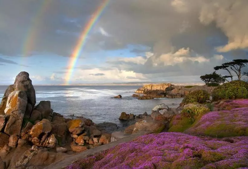 فندق Lovers Point Inn