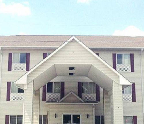 Отель Midtown Inn And Suites