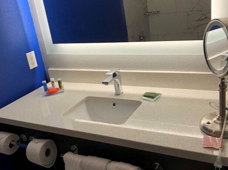 Radisson Hotel Mcallen Airport