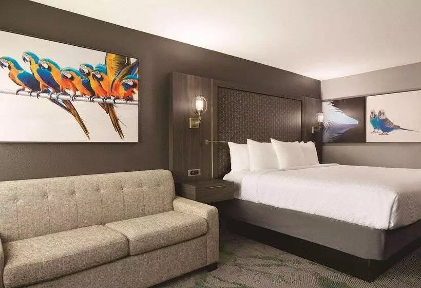 Radisson Hotel Mcallen Airport