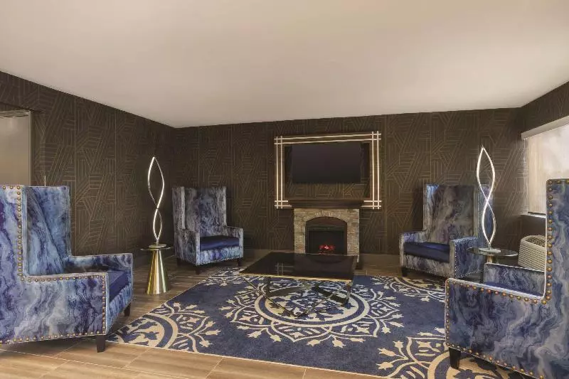 Radisson Hotel Mcallen Airport