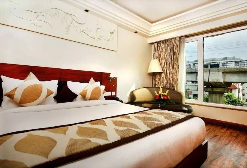 ホテル Regent Grand