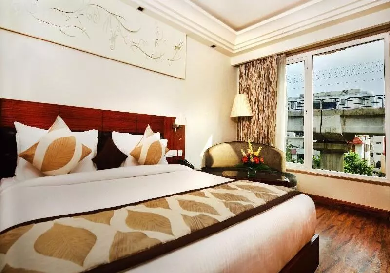 ホテル Regent Grand