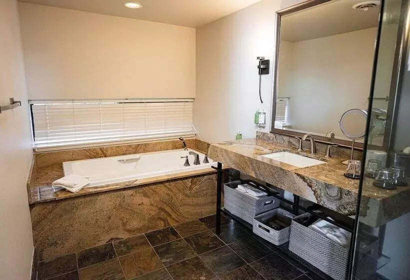 בית מלון כפרי Sagecliffe Resort & Spa