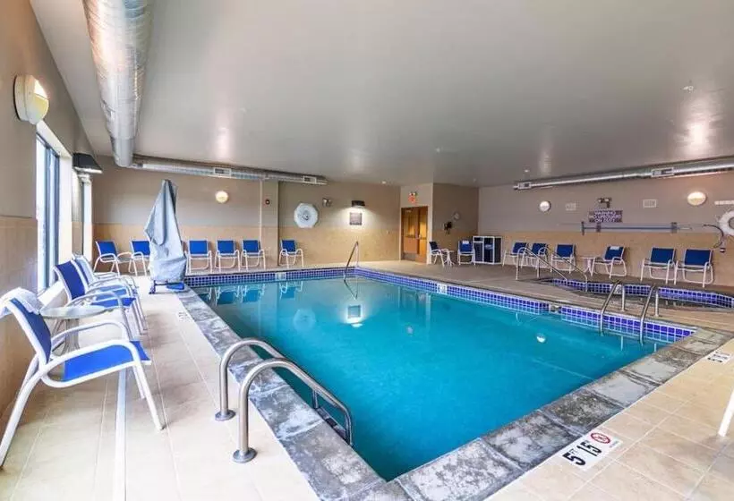 هتل Sonesta Essential Minot