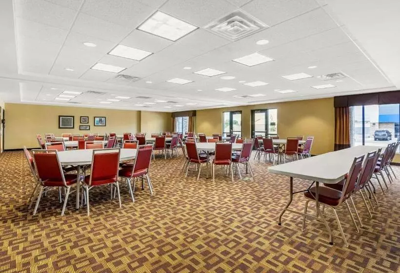 هتل Sonesta Essential Minot