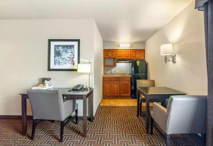 هتل Sonesta Essential Minot