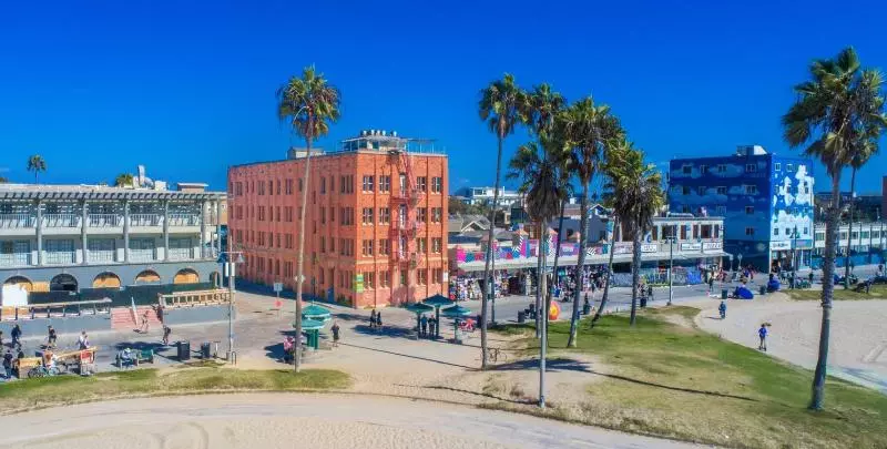 هتل Venice Breeze Suites