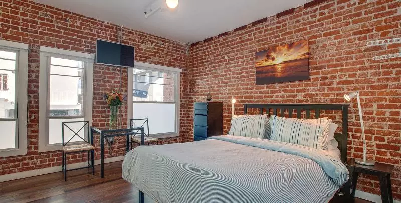 هتل Venice Breeze Suites