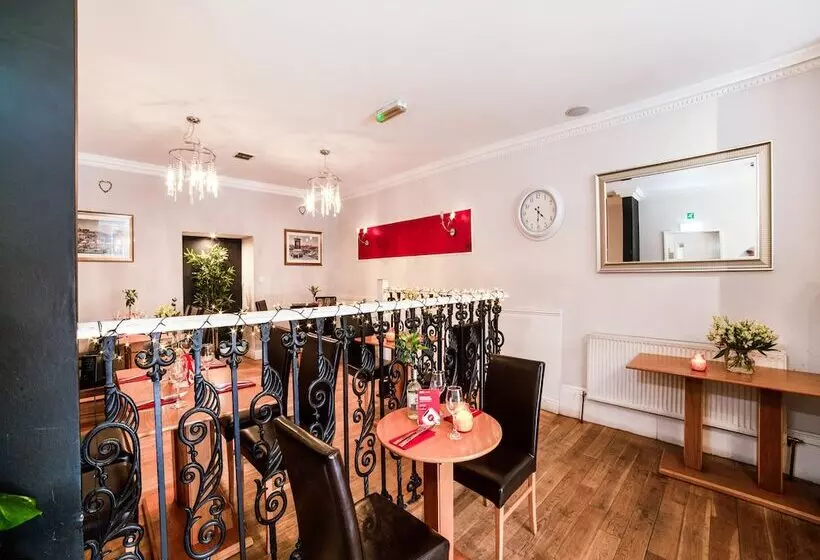 Hotelli Victoria Park House