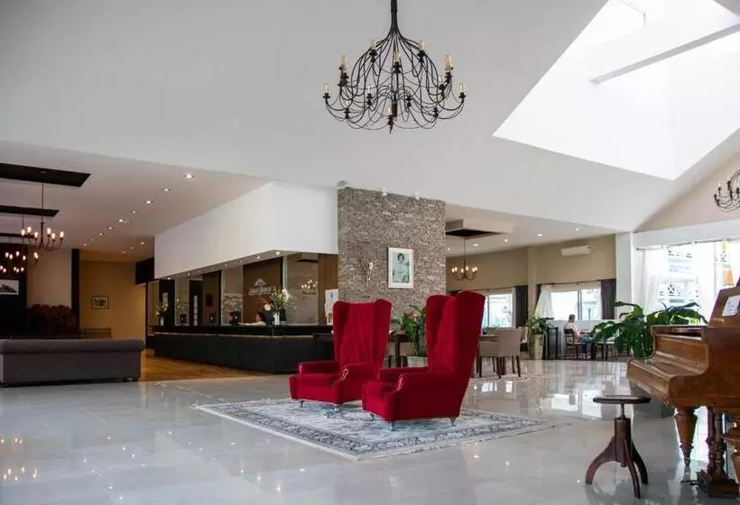 Howard Johnson Hotel & Convention Center Madariaga Carilo