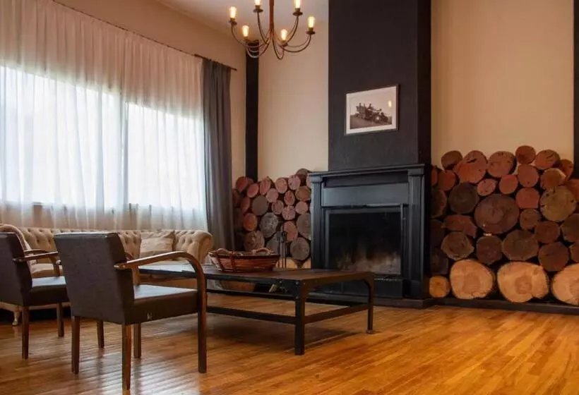 Howard Johnson Hotel & Convention Center Madariaga Carilo