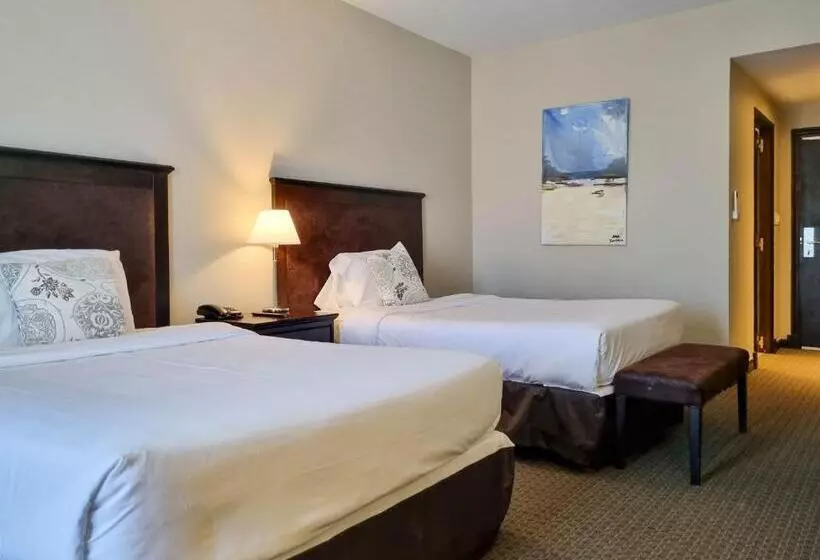 Howard Johnson Hotel & Convention Center Madariaga Carilo